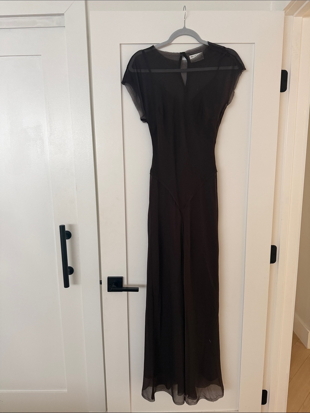 Elegant Black Sheer Cap-Sleeve Maxi Dress